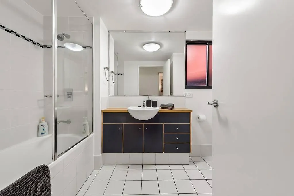 Resort Living - 10Mins Cbd - 2Bed / 2Bath / 1Car Brisbane