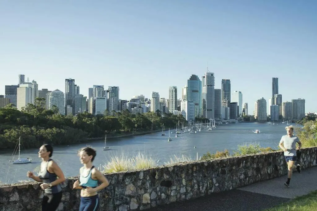 Resort Living - 10Mins Cbd - 2Bed / 2Bath / 1Car Brisbane Australië