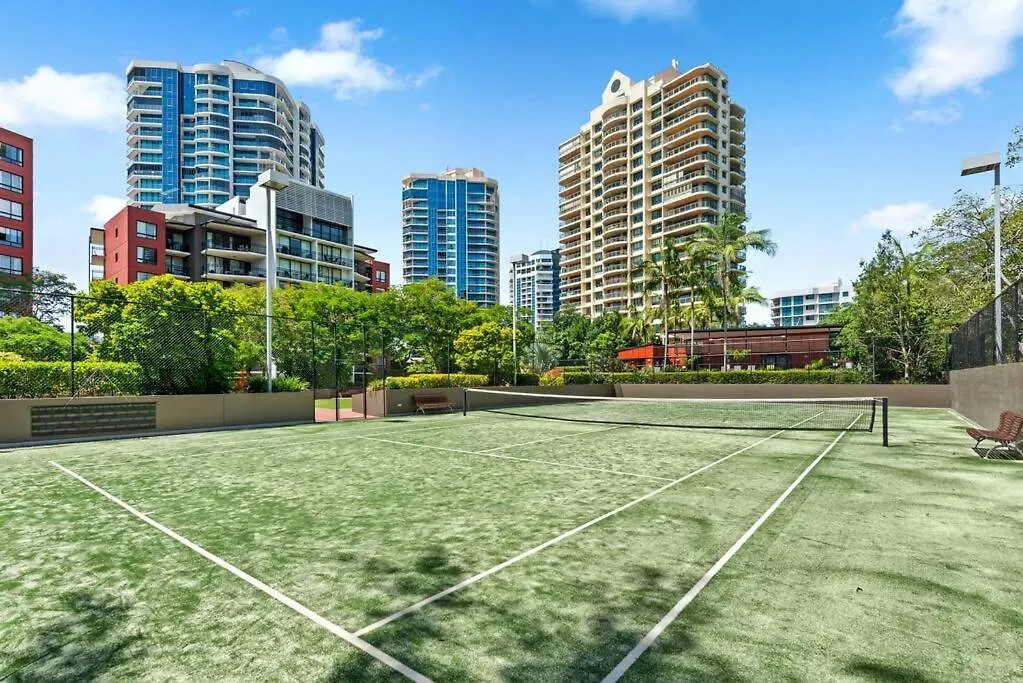 Resort Living - 10Mins Cbd - 2Bed / 2Bath / 1Car Brisbane Appartement